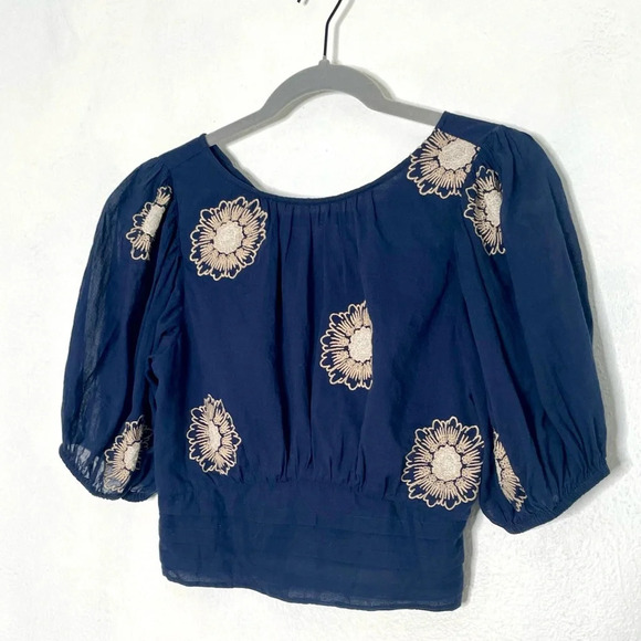 Free People My Girl Navy Cream Boho puff sleeve Embroidered Blouse. Size XS - Picture 3 of 12